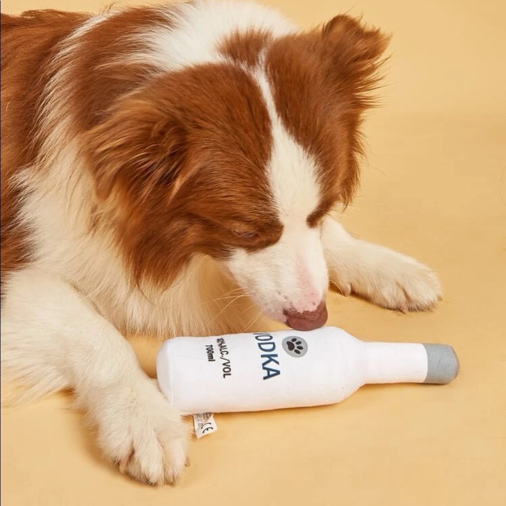 1pc Liquor Bottle Design Plush Pet Toy 🐩